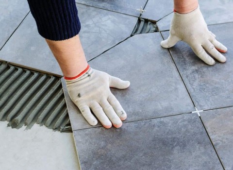 تصویر 4 از چسب پودری پرسلان با ترکیب مواد پلیمری و سیمان